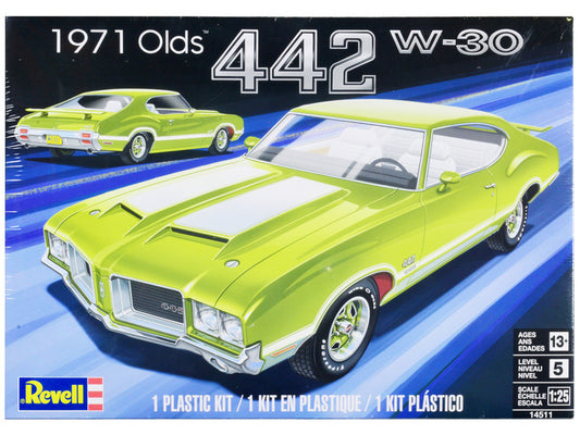 1971 Oldsmobile 442 W-30 1/25 Scale Level 5 Model Kit by Revell