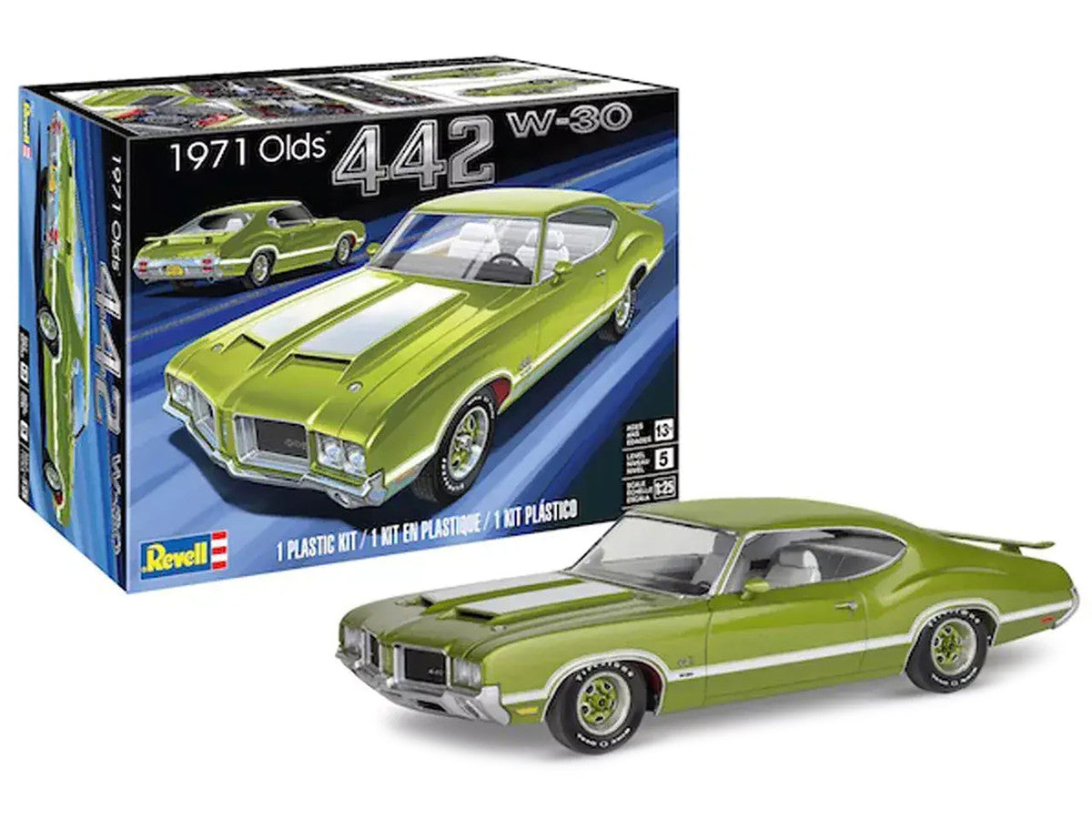1971 Oldsmobile 442 W-30 1/25 Scale Level 5 Model Kit by Revell