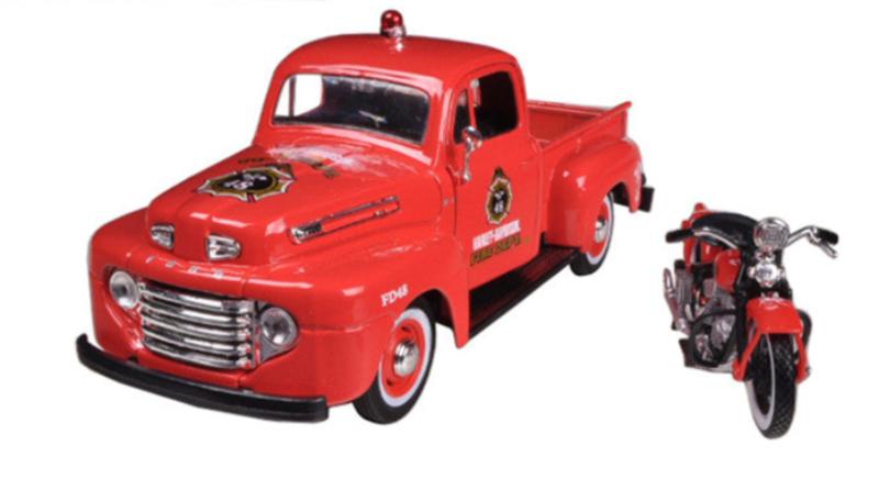 Maisto 1/24 Diecast 1948 Ford F-1 Pickup "Harley Davidson" Fire Truck & 1936 El Knucklehead Motorcycle. Officially licensed.