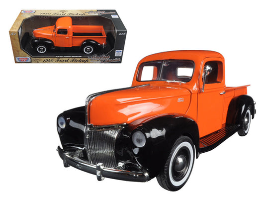Motormax 1940 Ford Pickup: Vintage charm in 1/18 scale. Detailed interior, real rubber tires with openings. A collector's gem.