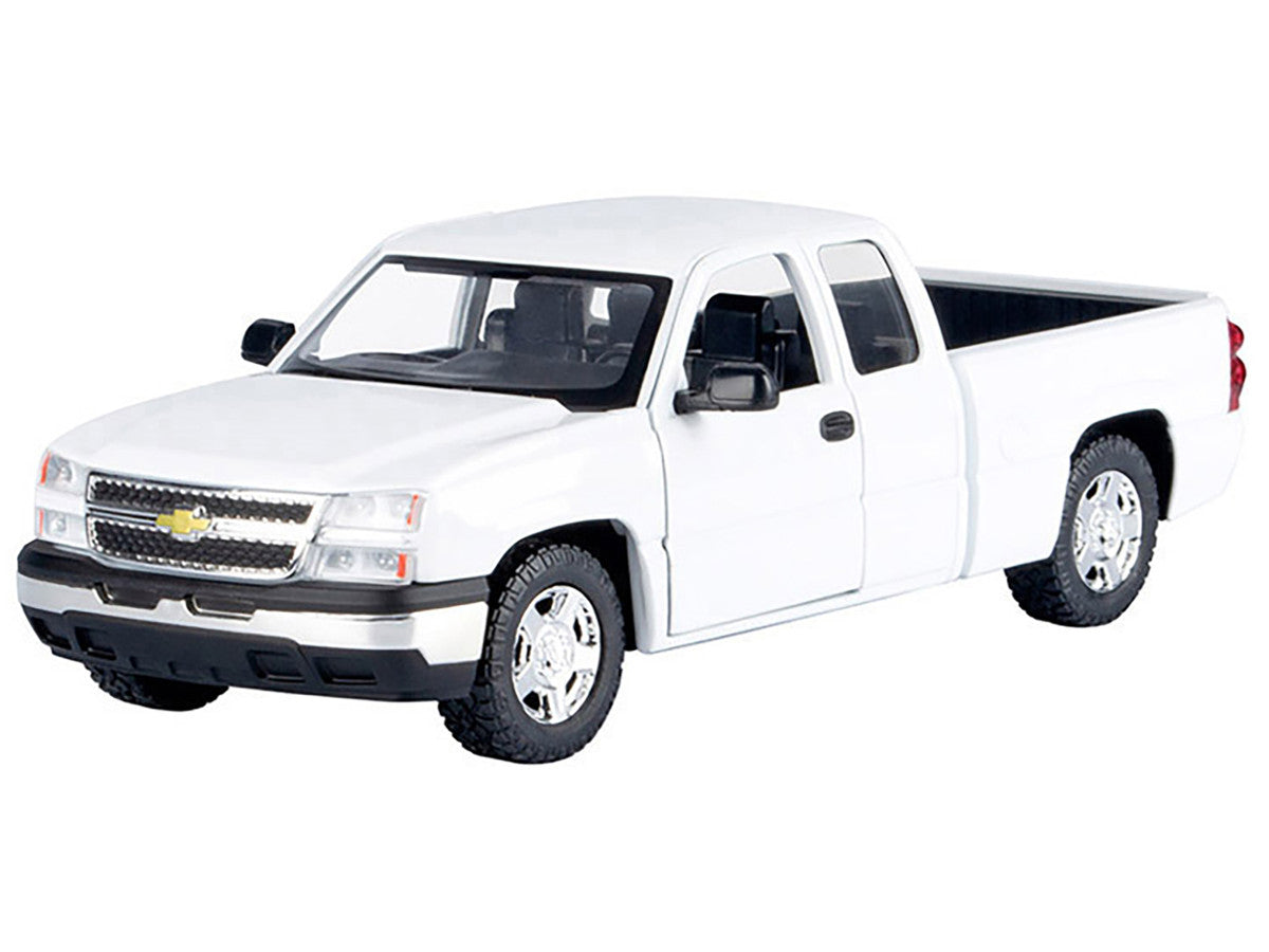 2006 Chevrolet Silverado 1500 Pickup Truck White "Timeless Legends" Series 1/25 Diecast Model Car by Motormax