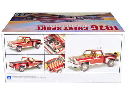 1976 Chevrolet Sports Stepside 4x4 Pickup Truck 1/24 Scale Level 4 Model Kit by Revell