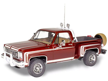 1976 Chevrolet Sports Stepside 4x4 Pickup Truck 1/24 Scale Level 4 Model Kit by Revell