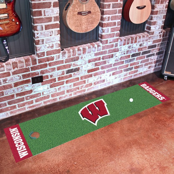 Wisconsin Badgers Green Putting Mat by Fanmats