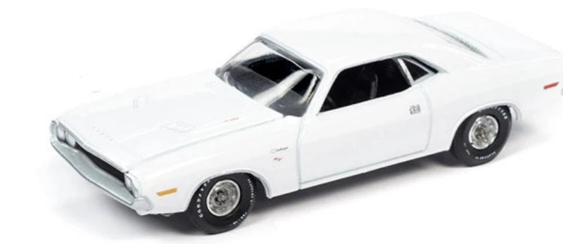 1970 Dodge Challenger R/T White "Hemmings Muscle Machines" Magazine Cover Car - Limited Edition 10120 pieces 1/64 Diecast Car by Autoworld